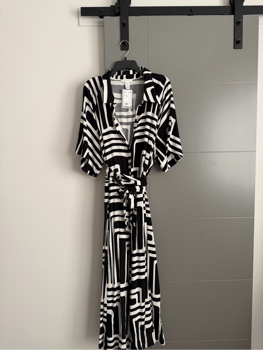 H&M Black and White Geometric Maxi Shirt Dress with Waist Tie